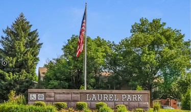 Laurel Park Apartments in St. Louis, MO - Foto de edificio - Building Photo