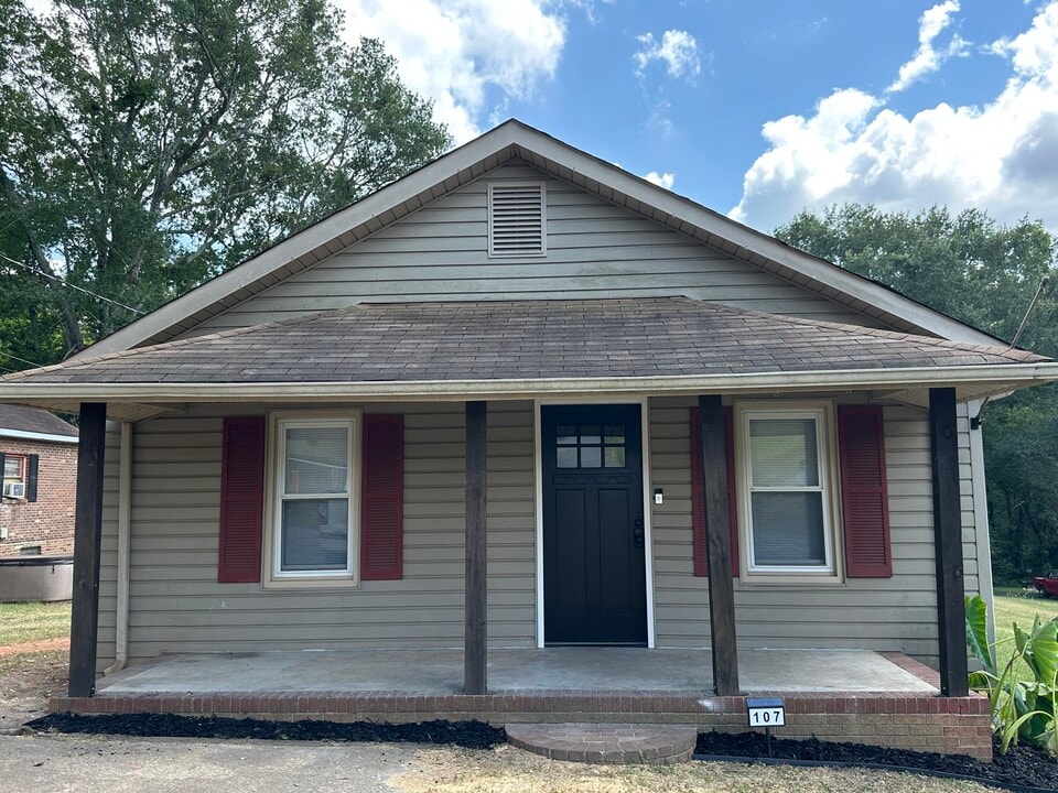 107 McGinnis St in Kings Mountain, NC - Building Photo