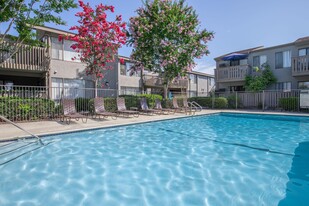 Eastwood Apartment Homes in Anaheim, CA - Building Photo