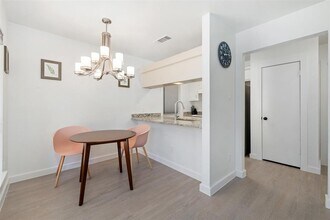 10111 Golden Meadow Dr in Austin, TX - Building Photo - Building Photo