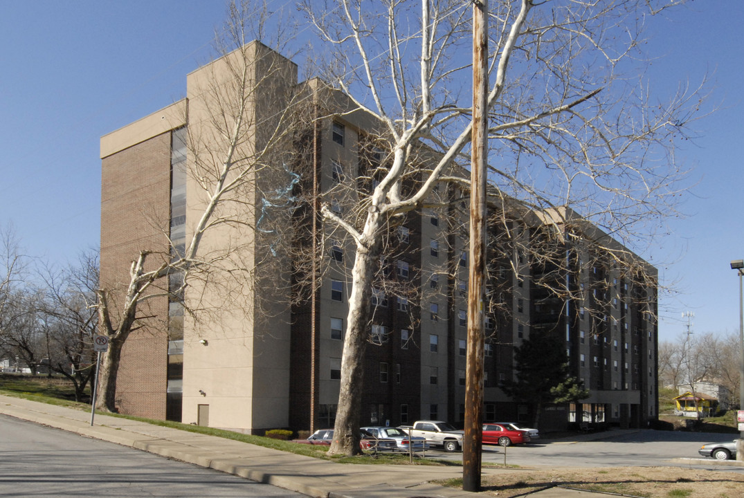 Lawndale Heights in Kansas City, MO - Building Photo