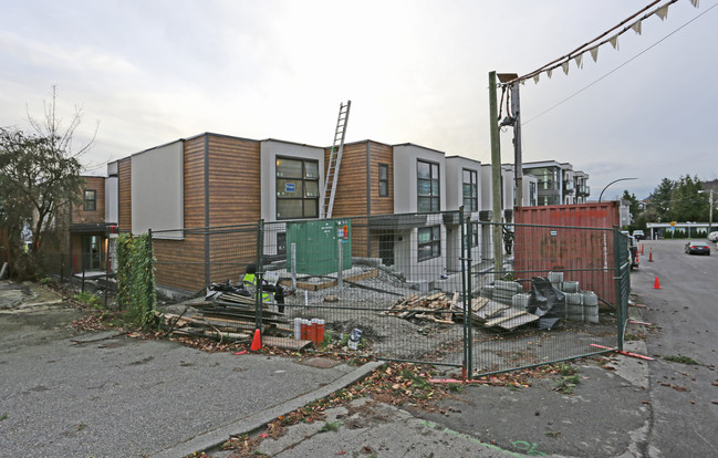 Newport at West Beach in White Rock, BC - Building Photo - Building Photo