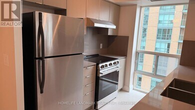 28 Olive Ave in Toronto, ON - Building Photo - Building Photo