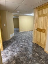 202 5th Ave SE in Jamestown, ND - Building Photo - Building Photo