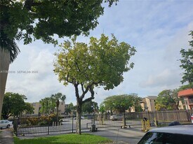 10641 SW 108th Ave in Miami, FL - Building Photo