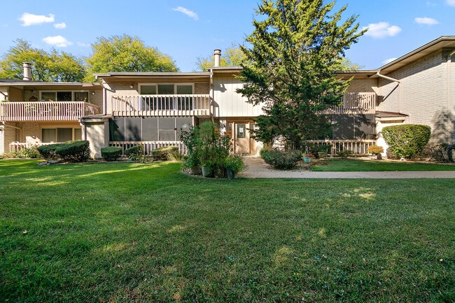 15717 Orlan Brook Dr in Orland Park, IL - Foto de edificio - Building Photo