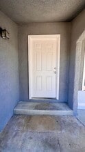 1026 W 108th St, Unit Front House in Los Angeles, CA - Foto de edificio - Building Photo