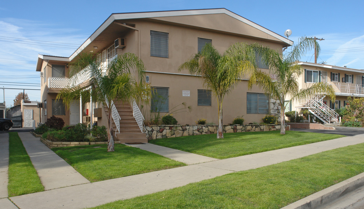 Grandview Avenue Apartment in Covina, CA - Foto de edificio