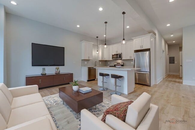 1746 N California Ave, Unit #  01 in Chicago, IL - Foto de edificio - Building Photo