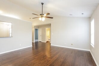 1495 Egret Ln in Greenwood, IN - Foto de edificio - Building Photo