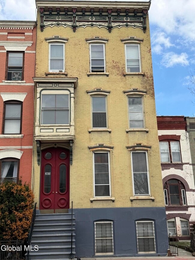 property at 365 Madison Ave