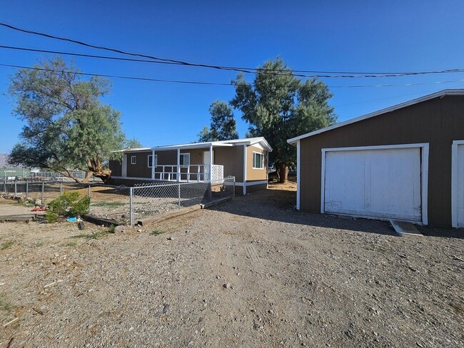 property at 1975 La Riata Rd