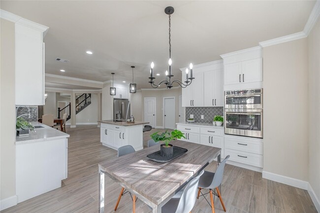 property at 3123 Baywood Park Dr