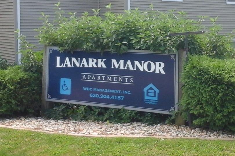 Lanark Manor in Lanark, IL - Building Photo