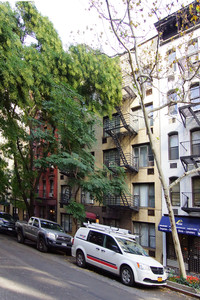 235-237 E 80th St in New York, NY - Foto de edificio - Building Photo