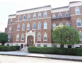 1625 Commonwealth Avenue, Unit 2 in Boston, MA - Foto de edificio - Building Photo