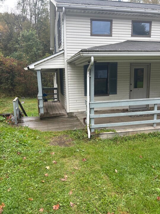 432 Spring St, Unit 3 in Groton, NY - Building Photo