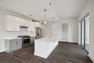 2000 Hughes Landing Blvd in The Woodlands, TX - Foto de edificio - Building Photo