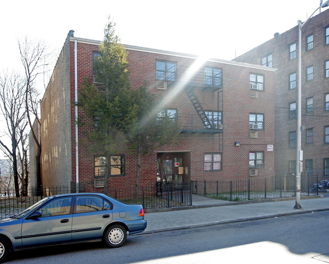 56 Locust Hill Ave in Yonkers, NY - Building Photo - Building Photo