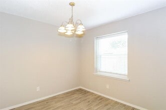 6637 N Park Dr in Watauga, TX - Building Photo - Building Photo