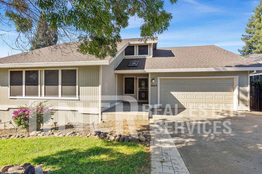 8627 Blythe Ave in Orangevale, CA - Building Photo