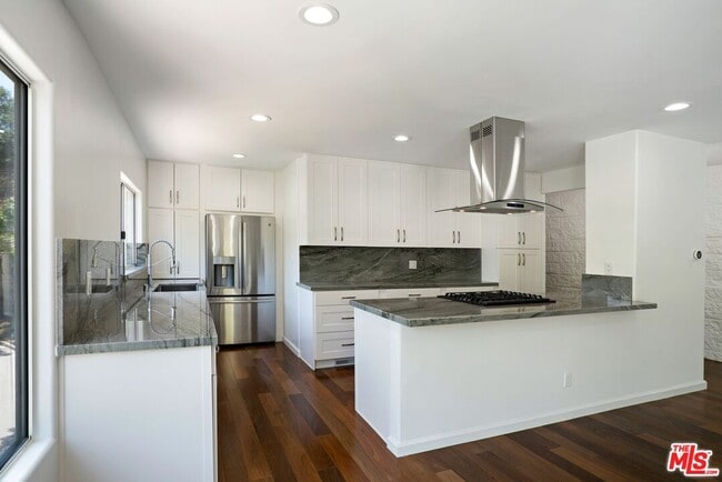 9665 Heather Rd in Beverly Hills, CA - Building Photo - Building Photo