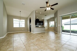 8204 Belle Grove Ct in Riverview, FL - Building Photo - Building Photo