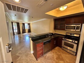 220 E Flamingo Rd in Las Vegas, NV - Building Photo