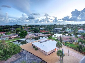 5354 Shadow Lawn Dr in Siesta Key, FL - Building Photo - Building Photo