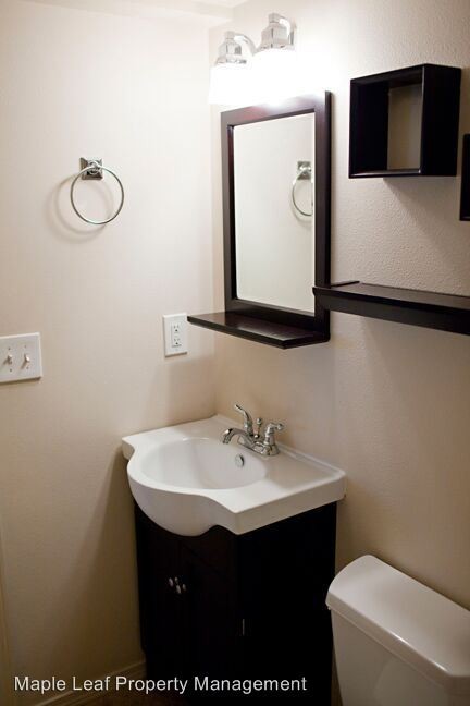 323 NE 158th St in Shoreline, WA - Building Photo - Building Photo