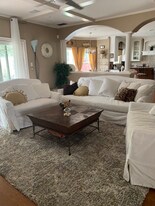 1036 E Landing Way in Sacramento, CA - Building Photo