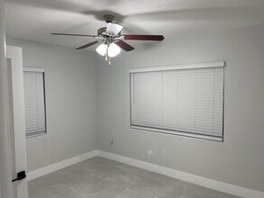 51 SW 59th Ave in Miami, FL - Building Photo - Building Photo