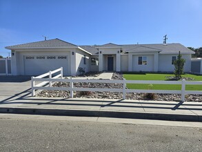 1615 El Nita Ln in Hemet, CA - Foto de edificio - Building Photo