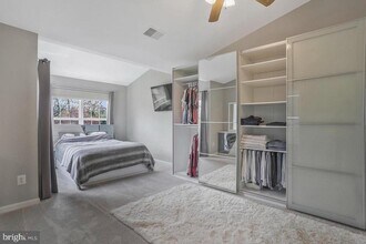 8110 Cerromar Way in Gainesville, VA - Building Photo - Building Photo