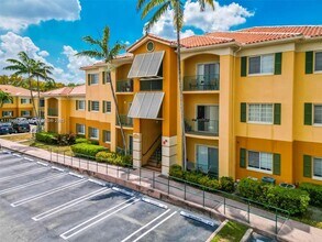 7330 NW 114th Ave in Doral, FL - Building Photo - Building Photo