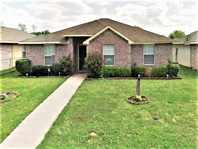 1624 Cedar Bluff Ln in Dallas, TX - Building Photo