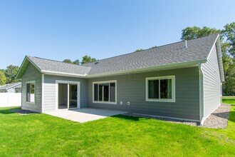 11587 Forestview Dr in Baxter, MN - Foto de edificio - Building Photo