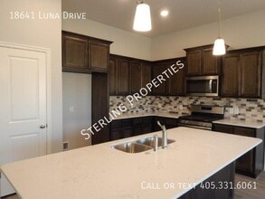 18641 Luna Dr in Edmond, OK - Building Photo - Building Photo