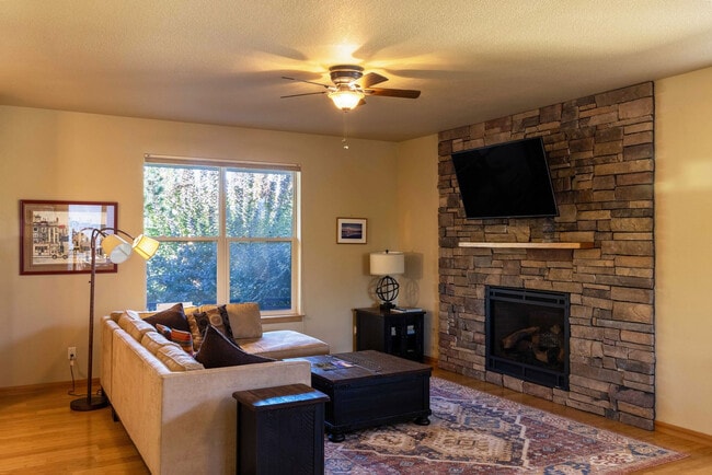 property at 1021 Redtail Loop