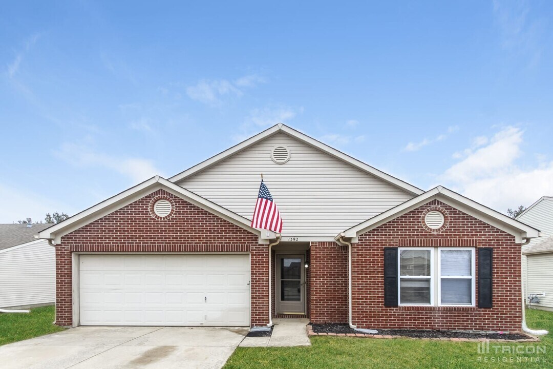 1392 Lavender Dr in Greenfield, IN - Building Photo