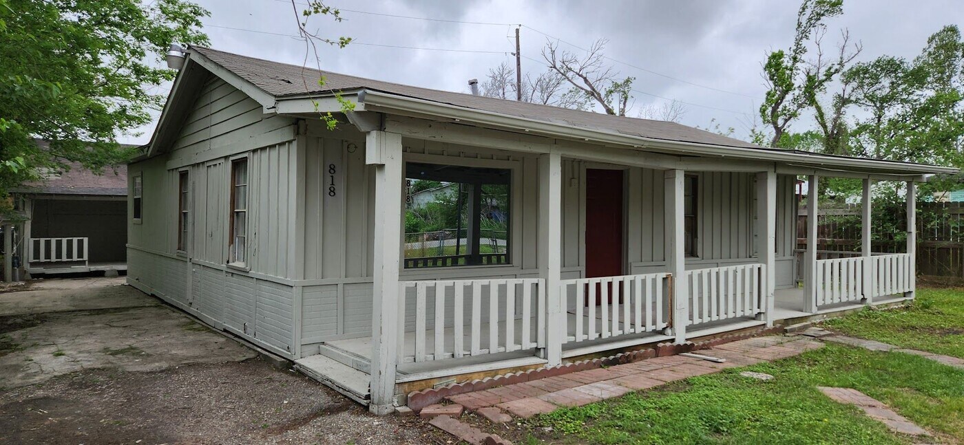 818 Veller Dr in Houston, TX - Building Photo