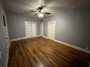 132 Woodland St in Denton, TX - Building Photo - Building Photo