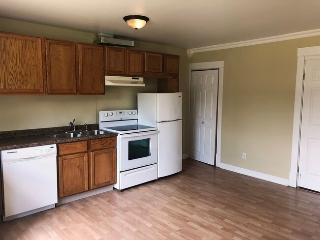 704 E Main St in Urbana, IL - Building Photo - Building Photo