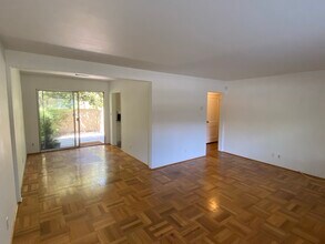 5414 Village Grn, Unit 5414 Village Green in Los Angeles, CA - Foto de edificio - Building Photo