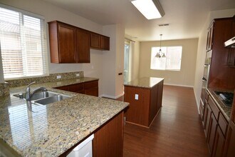 3042 N Tilden St in Visalia, CA - Building Photo - Building Photo