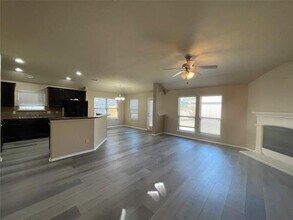 1117 Lake Grove Dr in Little Elm, TX - Building Photo - Building Photo