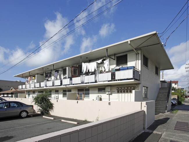 1715 Young St in Honolulu, HI - Foto de edificio - Building Photo