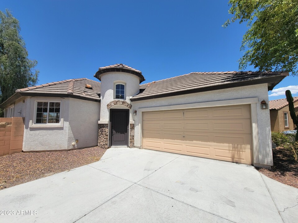 3872 N 293rd Dr in Buckeye, AZ - Foto de edificio