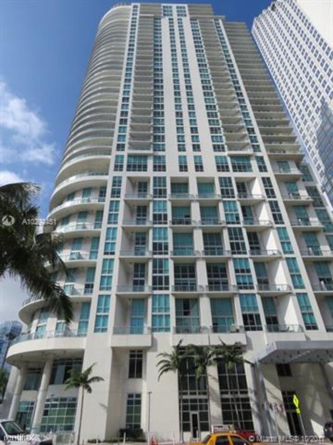 300 Biscayne Blvd in Miami, FL - Building Photo - Building Photo