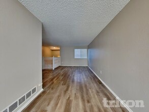 9181 Newton St in Westminster, CO - Foto de edificio - Building Photo